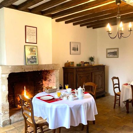 Le Moulin De Pasnel Bed & Breakfast Monteaux Exterior photo