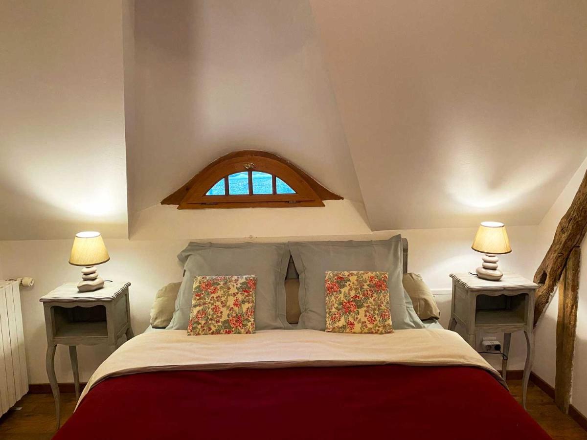 Le Moulin De Pasnel Bed & Breakfast Monteaux Exterior photo