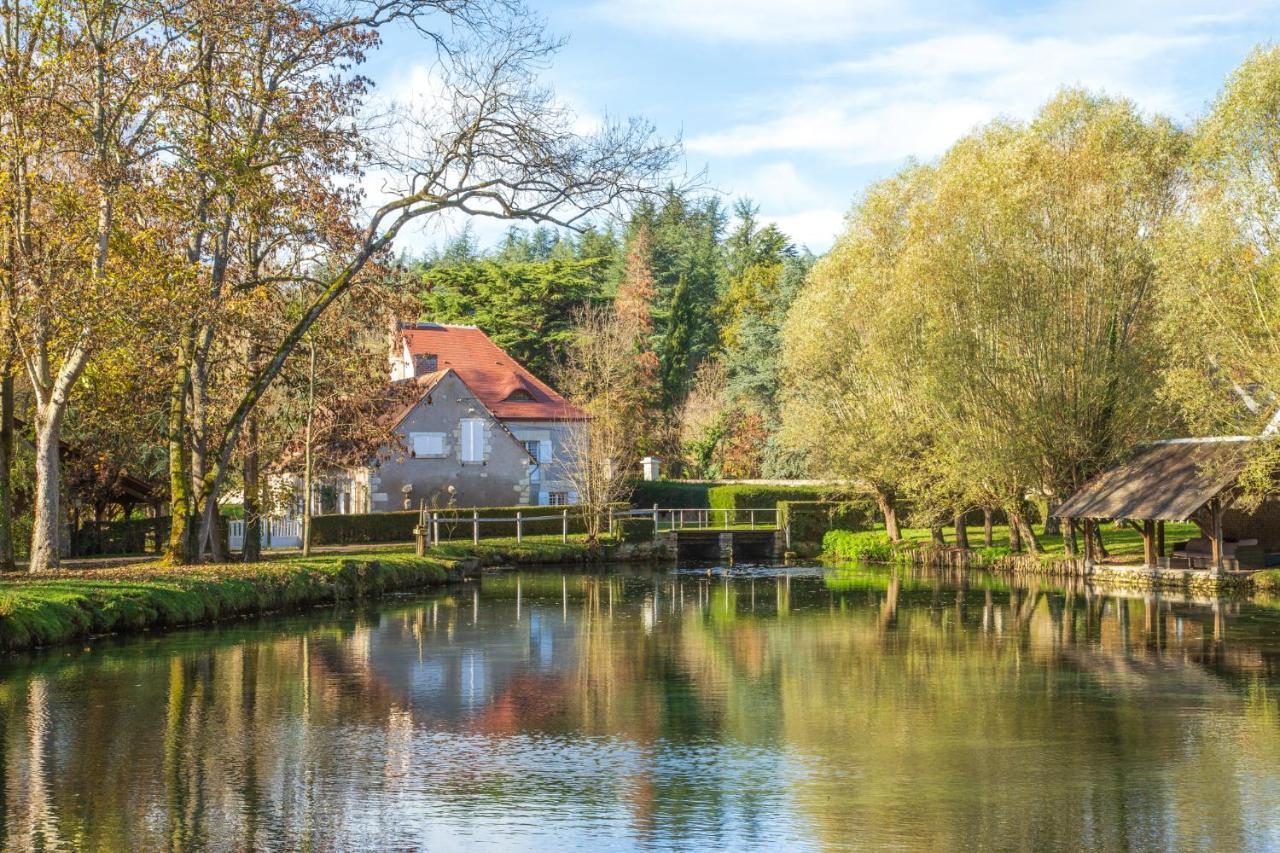 Le Moulin De Pasnel Bed & Breakfast Monteaux Exterior photo